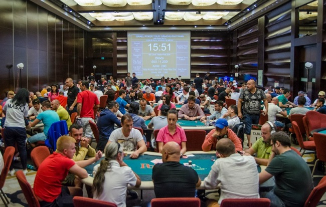 Turismul de poker, între călătorii și competiție la mese
